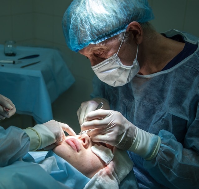 Dentistas agora podem fazer cirurgias estéticas faciais?